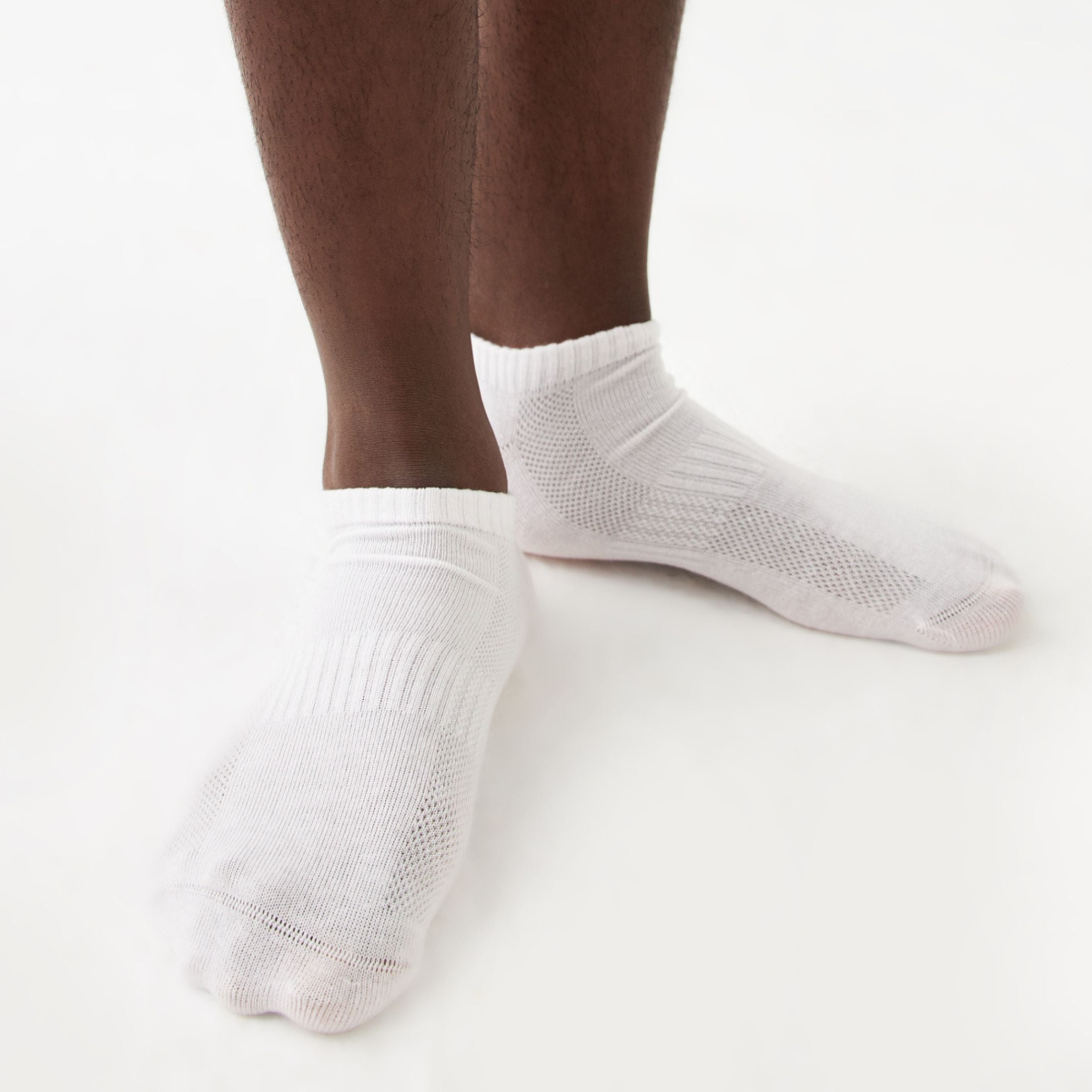 Socken im Sommer: Was tragen bei 30+ Grad?
