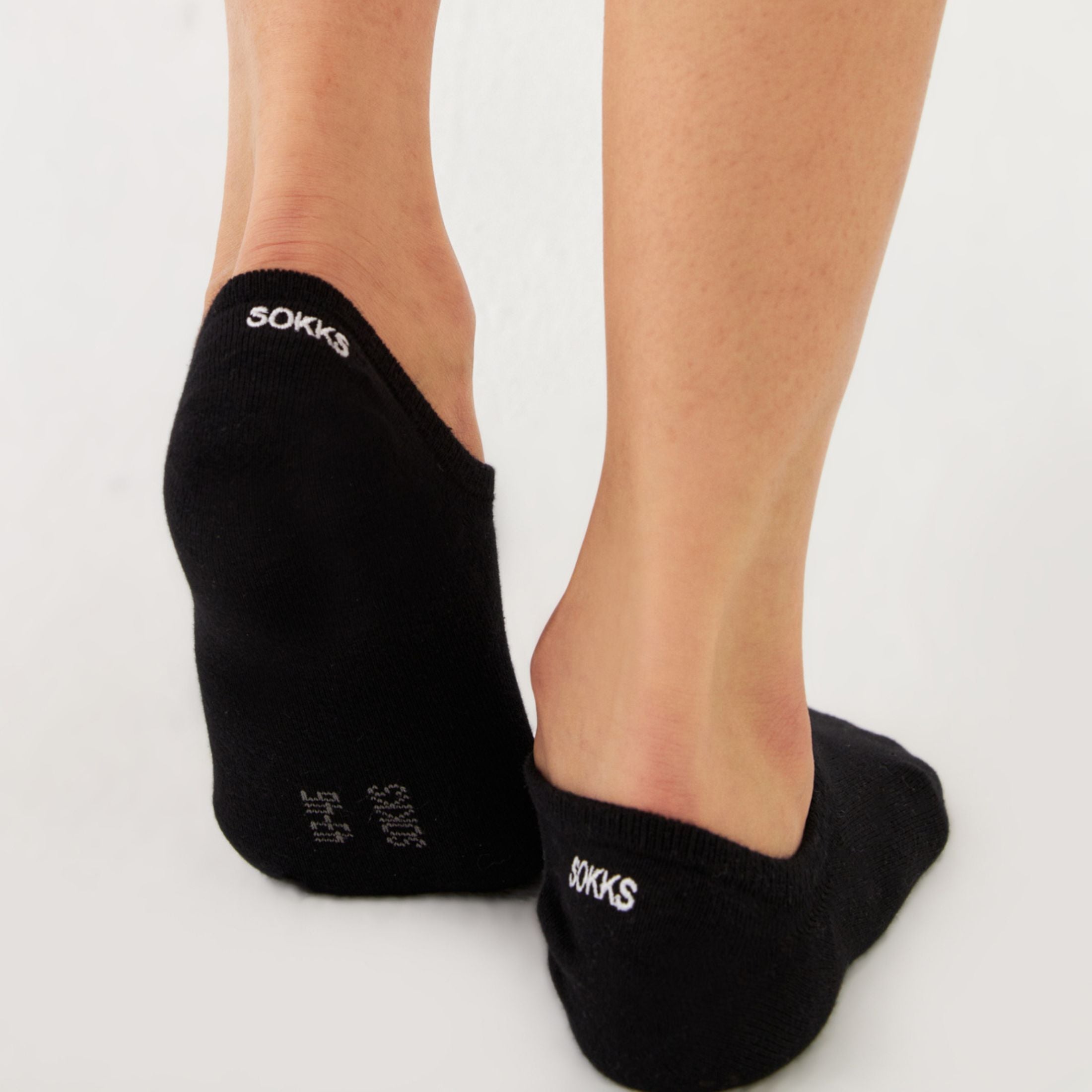 Black socks for men and women made of cotton