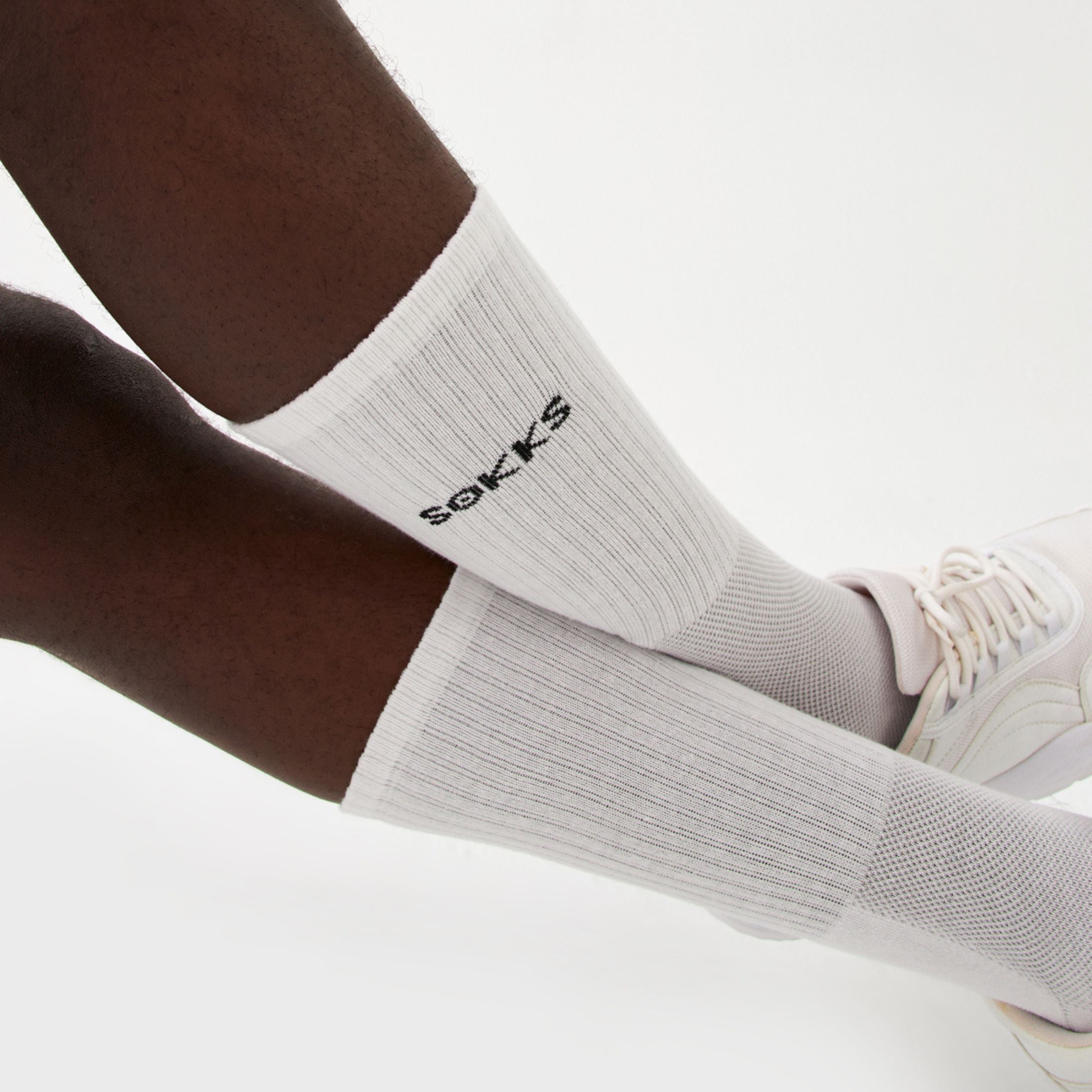 White high running socks for men and women made of cotton