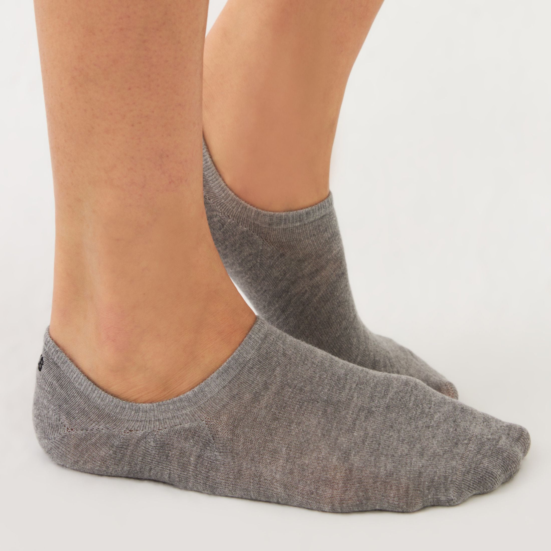 Gray socks for men and women made of bamboo