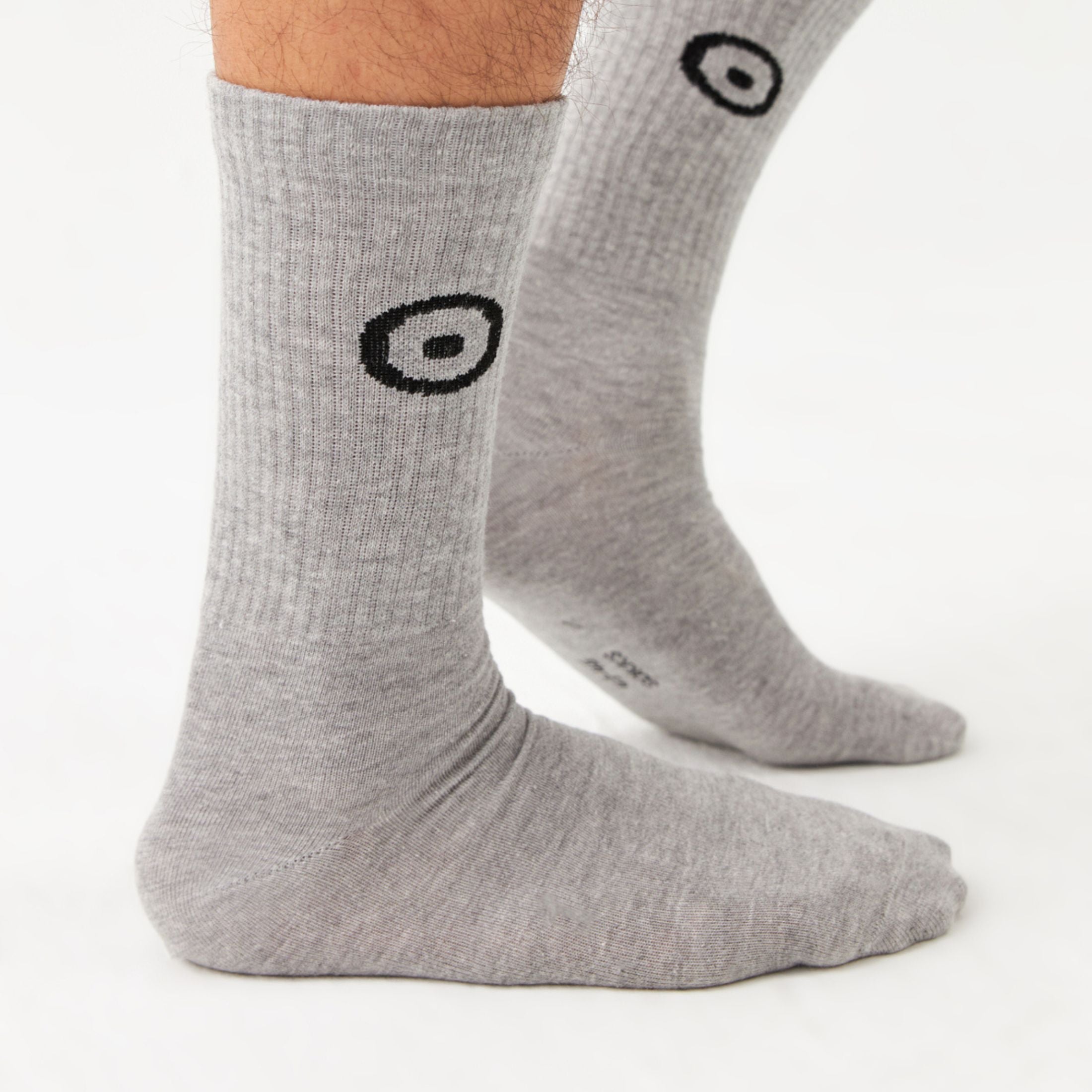 Gray sports socks v2 for men and women made of cotton