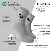 SOKKS Calzini Sportivi Logo Grigio in Cotone — Vantaggi: Made in Europe, cotone biologico, reso entro 100 giorni, 12 mesi di garanzia anti-buchi